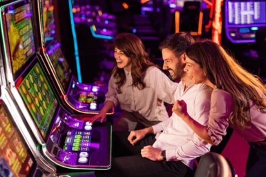 Tampilan mobile sportsbook dan live casino di gembalapoker dengan antarmuka Bahasa Indonesia dan navigasi mudah